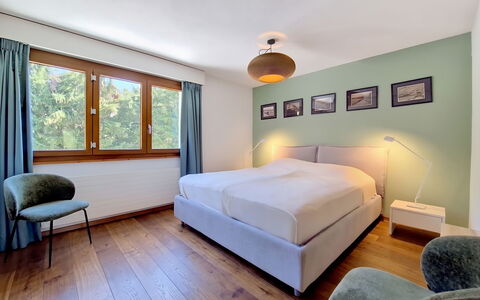 La Verdure Est N°22: Bett, Interior Design, Möbel, Schlafzimmer, Flooring, Fussboden, Wand, Decke, Zimmer, Holz