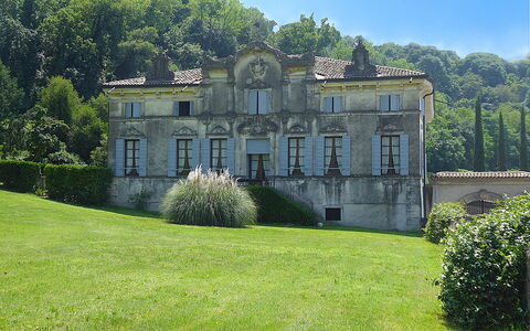 Il Vigneto, Verona, Pool, Wifi: Strauch, Estate, Villa, Garten, Rasen, Villa, Stattliches Heim, Garten, Bauernhaus, Landscaping