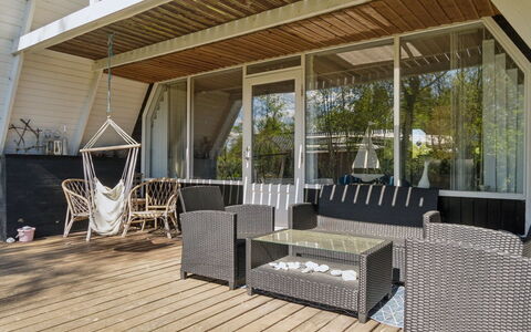 Edgar - 300M from the Sea: Holz, Holzboden, Veranda, Hartholz, Fussboden, Deck, Zuhause, Planke, Holzbeize, Balkon