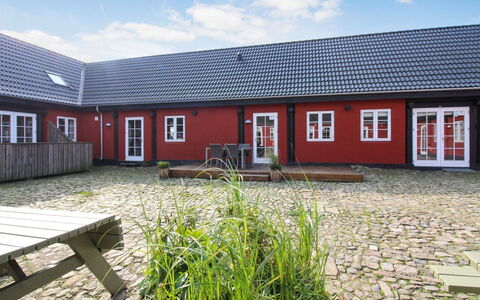 Answald - 6Km from the Sea: Wohnung, Eigentumswohnung, Estate, Balkon, Villa, Hotel