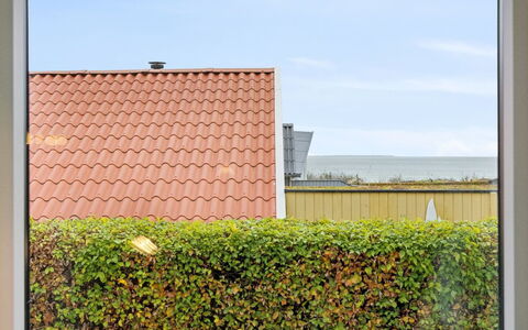 Lio - 200M from the Sea: Möbel, Interior Design, Flooring, Fussboden, Decke, Zimmer, Stuhl, Tabelle, Wohnung, Küche & Esszimmer Tisch