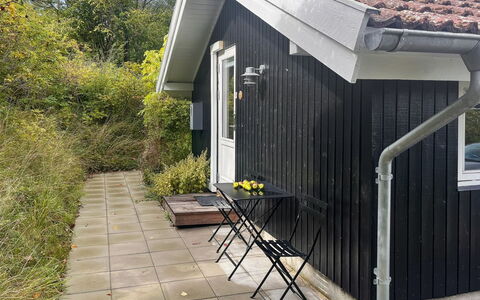 Ågot - 350M from the Sea: Abstellgleis, Hütte, Schatten, Hinterhof, Gartenbauten, Garten, Hartholz, Holzbeize, Planke, Outdoor Struktur