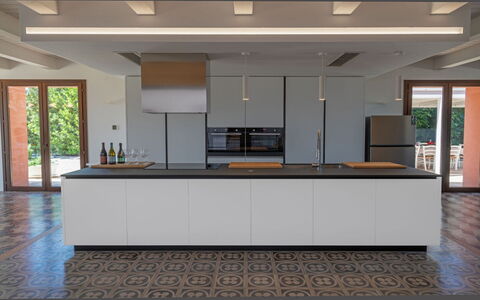 Relais Tenuta Santori: Eigentum, Möbel, Cabinetry, Gebäude, Holz, Countertop, Interior Design, Flooring, Fussboden, Wand