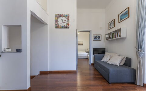 Casa con Accesso Privato al Mare, Parcheggio, Bogl: Flooring, Interior Design, Fussboden, Möbel, Holz, Zimmer, Decke, Holzboden, Wohnzimmer, Wohnung