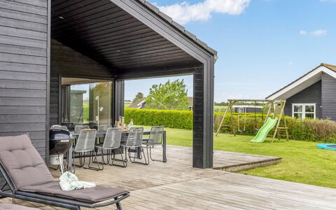 Ehmi - 750M from the Sea: Dach, Veranda, Abstellgleis, Hütte, Deck, Schatten, Gartenbauten, Estate, Terrasse, Planke