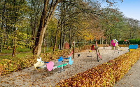 Kamp - 1Km to the Fjord: Bergforms, Berg, Hügel, Gebirge, Bergstation, Menschliche Siedlung, Urban Design, Alpen, Senke, Gipfel