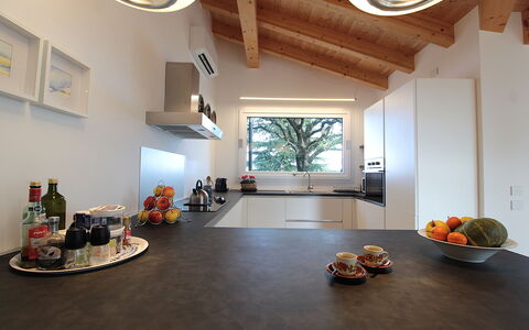 Casa Delle Eriche, Colli Euganei, Pool, Wifi: Interior Design, Countertop, Küche, Möbel, Flooring, Decke, Holz, Zuhause, Light Fixture, Cabinetry