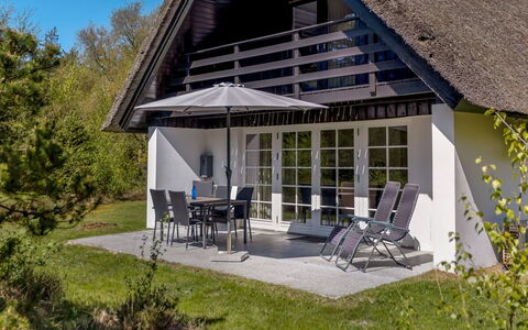 Einari - 1.2Km from the Sea: Haus, Dach, Zuhause, Hütte, Schuppen, Gartenbauten, Abstellgleis, Garten, Blockhaus, Hütte