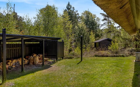 Einari - 1.2Km from the Sea: Haus, Dach, Zuhause, Hütte, Schuppen, Gartenbauten, Abstellgleis, Garten, Blockhaus, Hütte