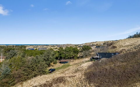 Sella - 600M from the Sea: Himmel, Blau, Gras, Vegetation, Ökoregion, Pflanzengemeinschaft, Wiese, Grundstueck, Shrubland, Ländliches Gebiet
