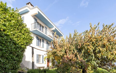 Egner- Apt.panorama: Blau, Daytime, Strauch, Wohngebiet, Zuhause, Wohnung, Balkon, Estate, Eigentumswohnung, Garten