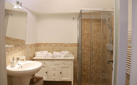 Country Trullo Verde, Wifi, Alberobello: Zapfhahn, Armatur, Sinken, Bad Sink, Badezimmerschrank, Badezimmer, Beleuchtung, Die Architektur, Holz, Interior Design