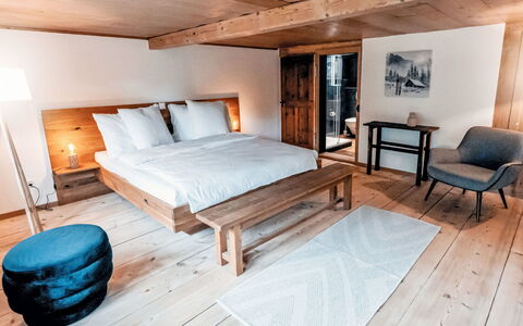 Chalet Solegg: Himmel, Gebäude, Pflanze, Eigentum, Baum, Berg, Urban Design, Fassade, Eigentumswohnung, Stadt