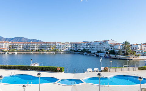 Empuriabrava 918: Wasser, Himmel, Daytime, Azurblau, Gebäude, Küsten Und Ozeanische Forms, Gewässer, Landschaft, Strand, Natürliche Landschaft