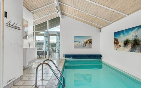 Adrienne - 490M from the Sea: Schwimmbad, Resort, Hotel, Daylighting, Penthouse, Villa, Planke