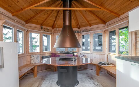 Villa Milla: Möbel, Interior Design, Flooring, Fussboden, Tabelle, Decke, Küche & Esszimmer Tisch, Beleuchtung, Stuhl, Zuhause