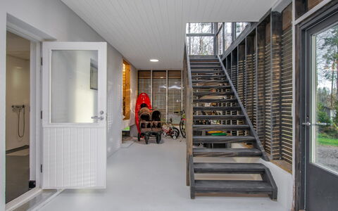 Villa Milla: Möbel, Interior Design, Flooring, Fussboden, Tabelle, Decke, Küche & Esszimmer Tisch, Beleuchtung, Stuhl, Zuhause