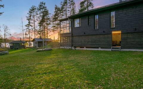 Villa Milla: Möbel, Interior Design, Flooring, Fussboden, Tabelle, Decke, Küche & Esszimmer Tisch, Beleuchtung, Stuhl, Zuhause