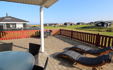 Aira - 200M from the Sea: Dach, Haus, Zuhause, Hütte, Tür, Abstellgleis, Deck, Veranda, Planke, Hartholz