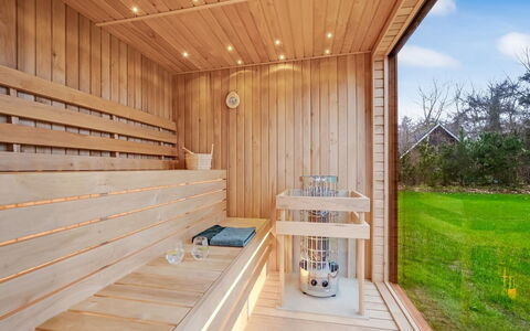 Grimar - 400M to the Fjord: Holz, Zuhause, Veranda, Deck, Hartholz, Dach, Holzbeize, Holzboden, Eco Hotel
