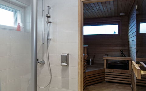 Tahko Spa Suites White B 7: Gras, Haus, Hütte, Grundstueck, Zuhause, Estate, Rasen, Abstellgleis, Bauernhaus, Veranda
