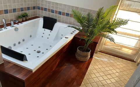 Wyanet - 600M from the Sea: Wohnung, Eigentumswohnung, Estate, Balkon, Villa, Hotel