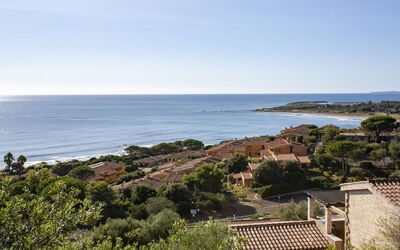 Villetta Seaside Sardegna: Himmel, Blau, Wasser, Horizont, Küste, Sommer, Meer, Wohngebiet, Küsten Und Ozeanische Forms, Landschaft