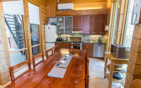Matkajoentie 4B: Flooring, Holz, Fussboden, Interior Design, Decke, Möbel, Küche, Holzbeize, Holzboden, Zimmer