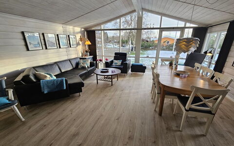 Lidewij - 800M from the Sea: Holz, Flooring, Holzboden, Fussboden, Möbel, Interior Design, Laminatboden, Zuhause, Hartholz, Wohnzimmer
