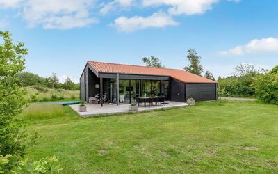 Dyke - 1.5Km from the Sea