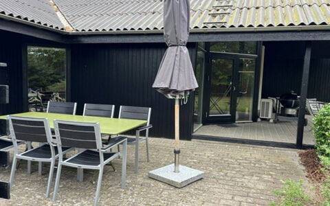 Gjorgjija - 50M from the Sea: Möbel, Gartenmöbel, Stuhl, Schatten, Zuhause, Garten, Tür, Tisch Im Freien, Hinterhof, Terrasse