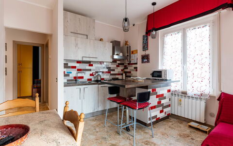 Atena: Tabelle, Möbel, Cabinetry, Holz, Fenster, Küche, Die Architektur, Countertop, Wohnzimmer, Flooring