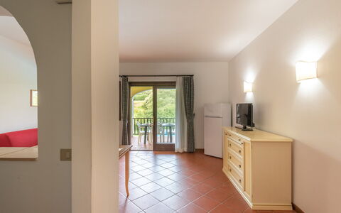 Apartments With Pool Country Village, Stintino: Interior Design, Decke, Flooring, Fussboden, Zimmer, Holzbeize, Hartholz, Haushaltsgerät, Küche & Esszimmer Tisch, Wohnzimmer