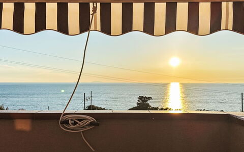Castiglioncello 230: Meer, Ozean, Küste, Sonnenlicht, Schatten, Abend, Balkon, Markise, Strand, Schatten