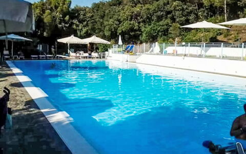 Castiglioncello 230: Schwimmbad, Gartenmöbel, Resort, Freizeit, Erholung, Regenschirm, Sonnenliege, Schatten, Eco Hotel, Urlaub