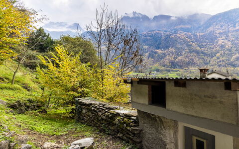 Borgonuovo Waterfall'S House: Schwimmbad, Resort, Verbundwerkstoff, Gartenmöbel, Schatten, Hotel, Eco Hotel, Water Feature, Thermae