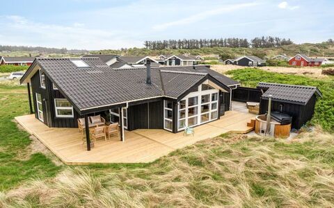 Apelone - 280M from the Sea: Haus, Zuhause, Dach, Hütte, Estate, Landscaping, Gartenbauten, Abstellgleis, Bauernhaus