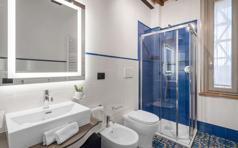 La Capanna, Borgo Campassini, Monteriggioni: Interior Design, Flooring, Fussboden, Armatur, Sinken, Badezimmer, Zuhause, Decke, Wohnung, Zimmer