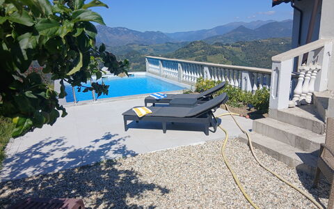 Villa dei Sogni: Blau, Schwimmbad, Freizeit, Gebirge, Gartenmöbel, Resort, Eco Hotel, Schatten, Grat, Urlaub