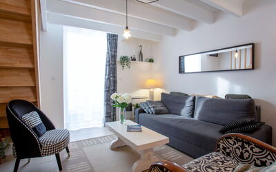 La Bernerie-En Retz 450: Möbel, Interior Design, Couch, Flooring, Wand, Fussboden, Holz, Zimmer, Wohnzimmer, Decke