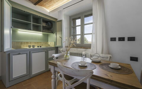 La Piazzetta, Borgo Campassini, Monteriggioni: Interior Design, Küche, Möbel, Decke, Flooring, Countertop, Cabinetry, Zimmer, Zuhause, Beleuchtung