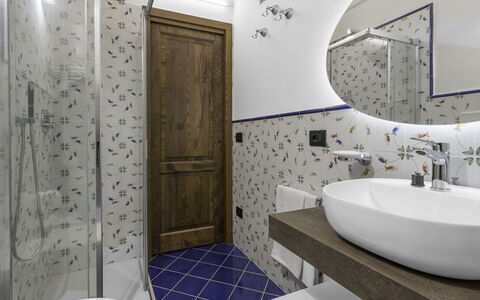 La Piazzetta, Borgo Campassini, Monteriggioni: Wand, Interior Design, Armatur, Flooring, Fussboden, Badezimmer, Zapfhahn, Installation, Fliese, Zuhause