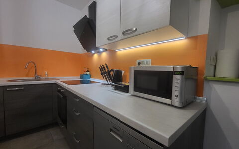 Appartamento Soul & Travel Ac And Wifi Croazia: Küche, Küchengerät, Countertop, Major Appliance, Spüle, Cabinetry, Interior Design, Haushaltsgerät, Herd, Herd