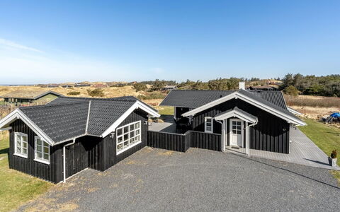 Djuna - 550M from the Sea: Gebirge, Senke, Bergdorf, Ferienort