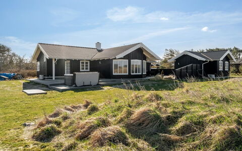 Djuna - 550M from the Sea: Gebirge, Senke, Bergdorf, Ferienort