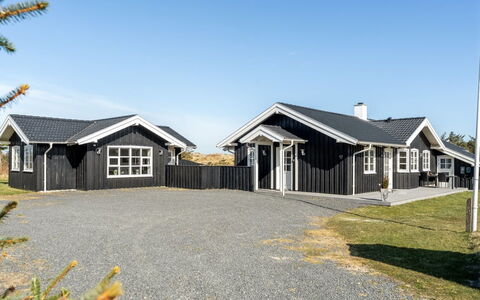 Djuna - 550M from the Sea: Gebirge, Senke, Bergdorf, Ferienort