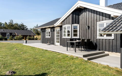 Djuna - 550M from the Sea: Gebirge, Senke, Bergdorf, Ferienort