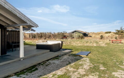 Djuna - 550M from the Sea: Gebirge, Senke, Bergdorf, Ferienort