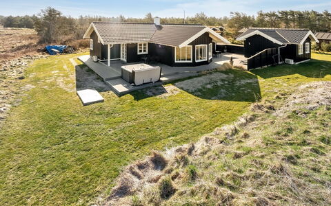 Djuna - 550M from the Sea: Gebirge, Senke, Bergdorf, Ferienort