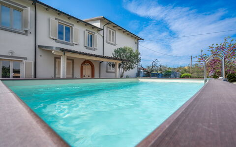 Borgo House In Florentine Hills With Pool: Blau, Schwimmbad, Verbundwerkstoff, Resort, Estate, Eco Hotel, Hazienda, Villa, Hotel, Water Feature